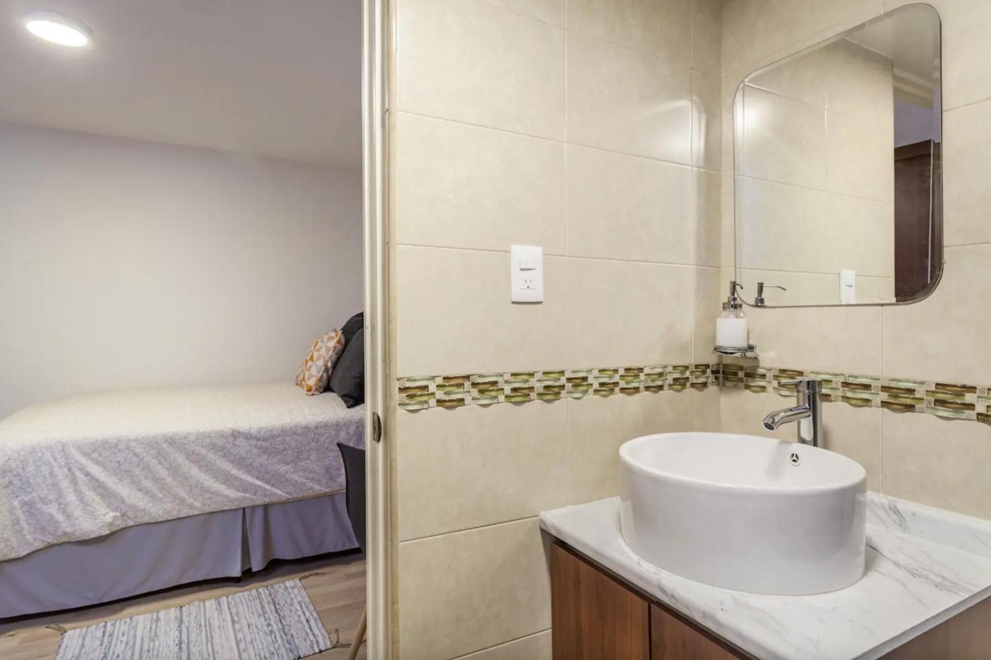 Bedroom With Private Bathroom In Roma Norte In Mexico by Eksteriør bilde